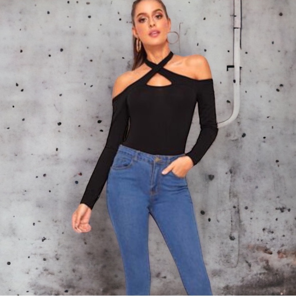 Shein crisscross halter neck bodysuit XS